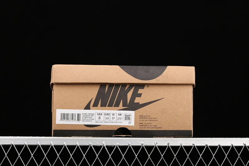 All categories Air Jordan Jordan series basketball shoes Air Jordan 1 High G version Air Jordan 1 Zoom CMFT AJ1 Joe 1 bean paste dirty powder CT0979-602